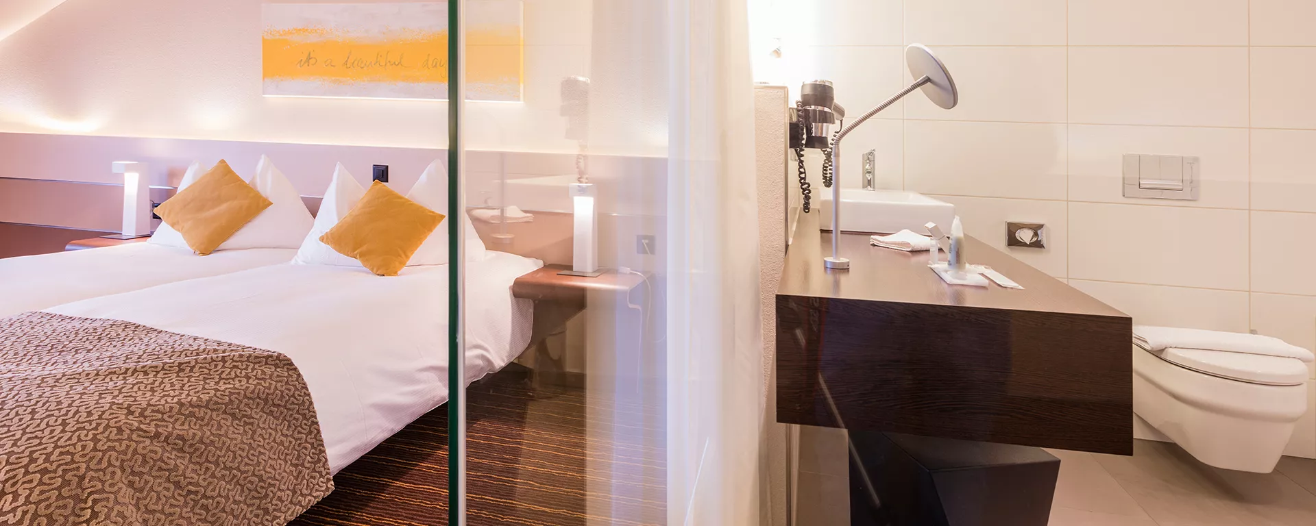Comfort Hotelzimmer mit Badezimmer im Hotel riverside