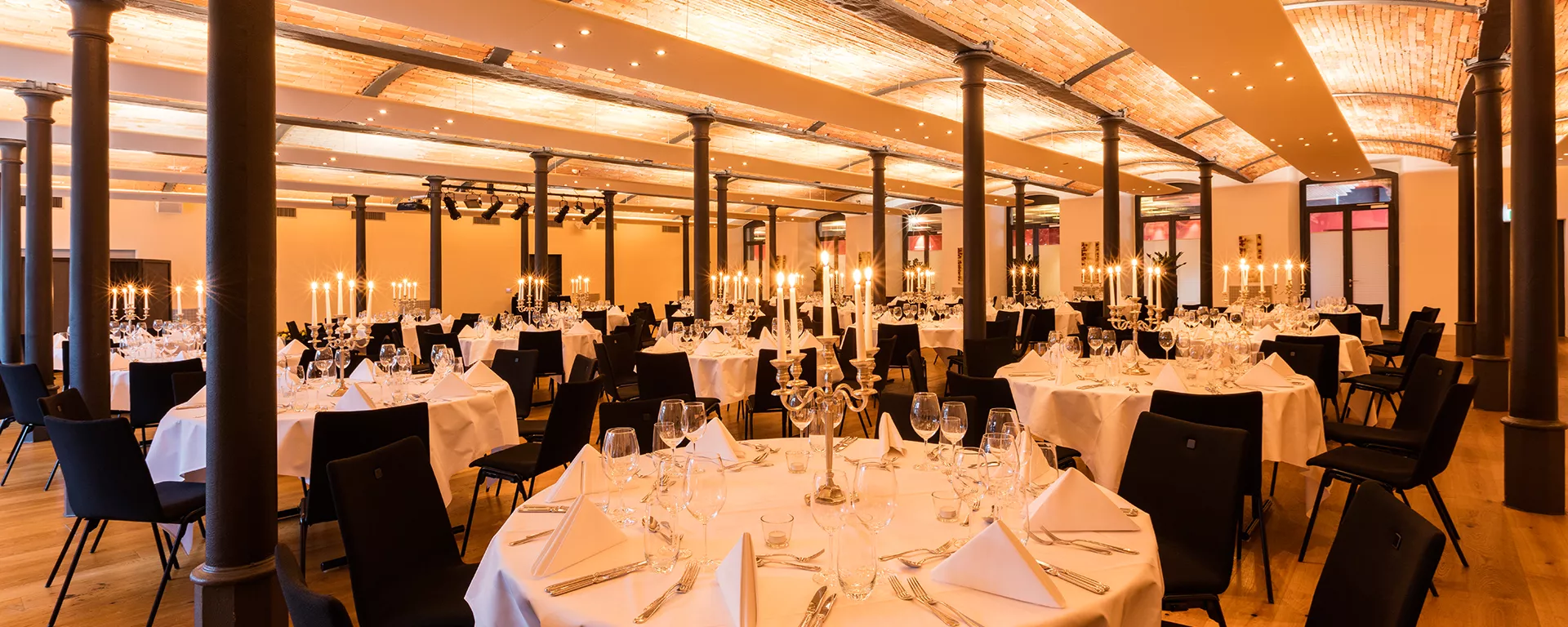 Events im Kämmereisaal im Hotel riverside Events im Kämmereisaal im Hotel riverside