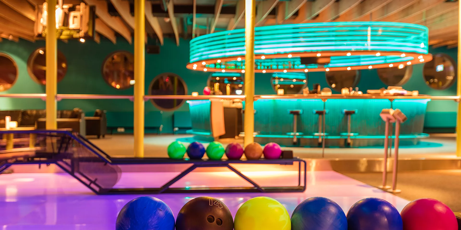 10 Bowlingbahnen im Hotel riverside