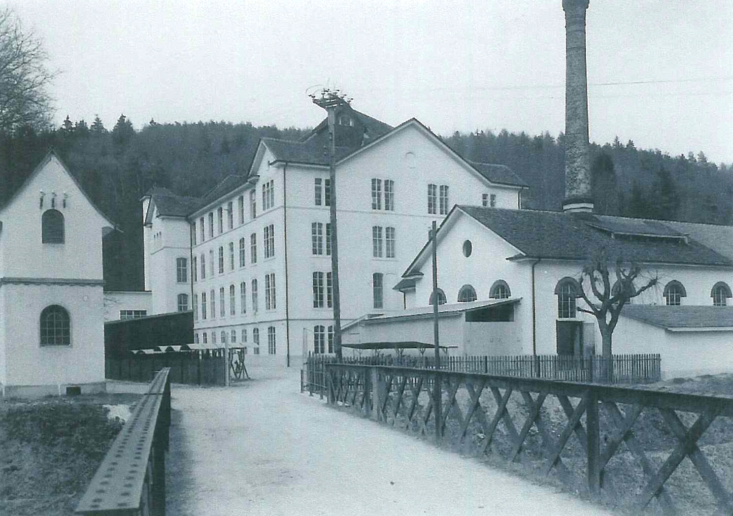 Brücke zur alten Spinnerei Letten