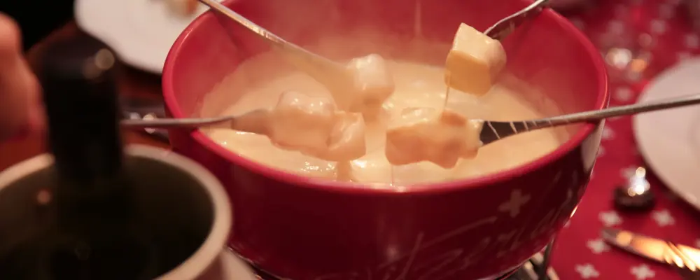 Fondue Im Chalet Riveralp Im Seminarhotel Kongresshotel Tagungshotel Hochzeits Location Hotel Riverside Zweidlen Glattfelden Zürich