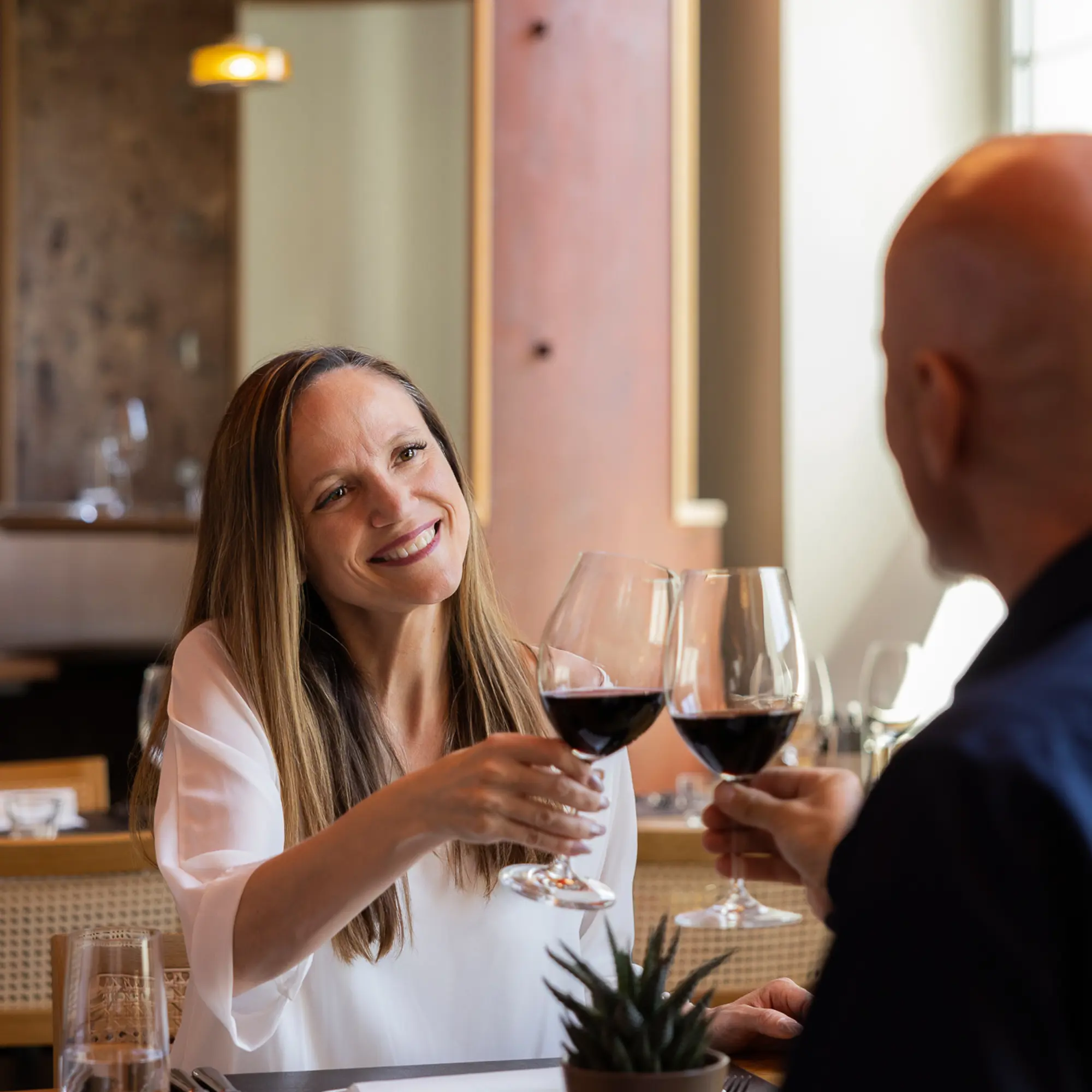 Gäste im Restaurant Kesselhaus im Seminar- und Eventhotel Riverside