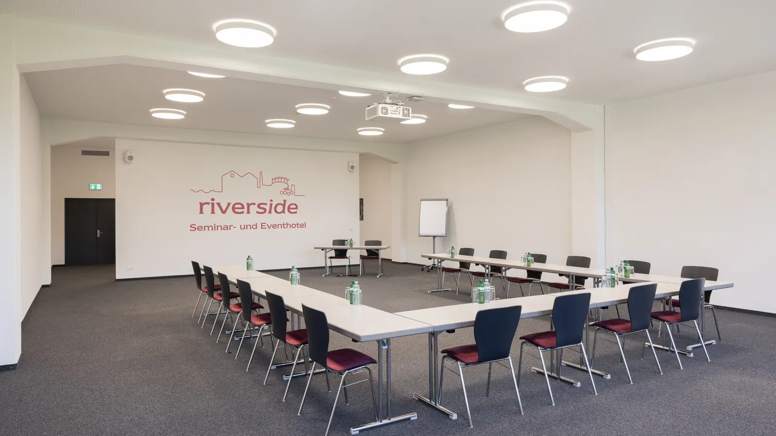 U Form Rhein 5 Seminarraum Im Hotel Riverside Glattfelden Zürich Seminarhotel Kongresshotel Tagungshotel Workshop Meeting Location