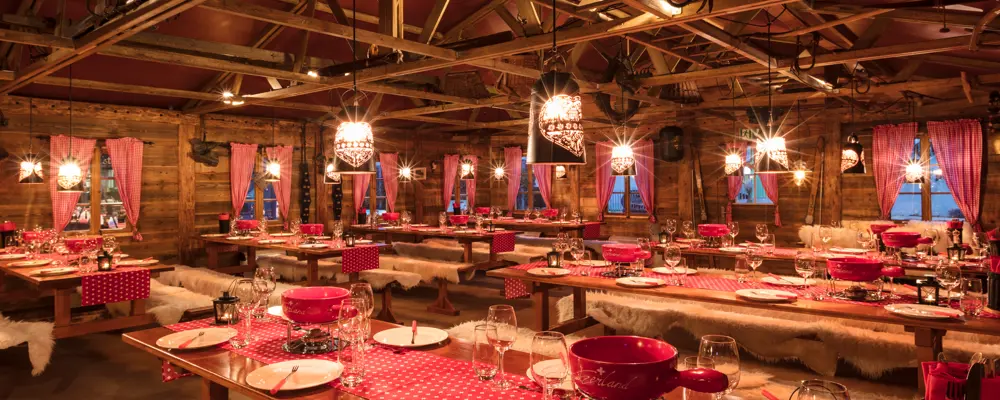 Innenansicht Der Riveralp Das Fondue Chalet Im Hotel Riverside In Zweidlen Glattfelden Bei Zuerich