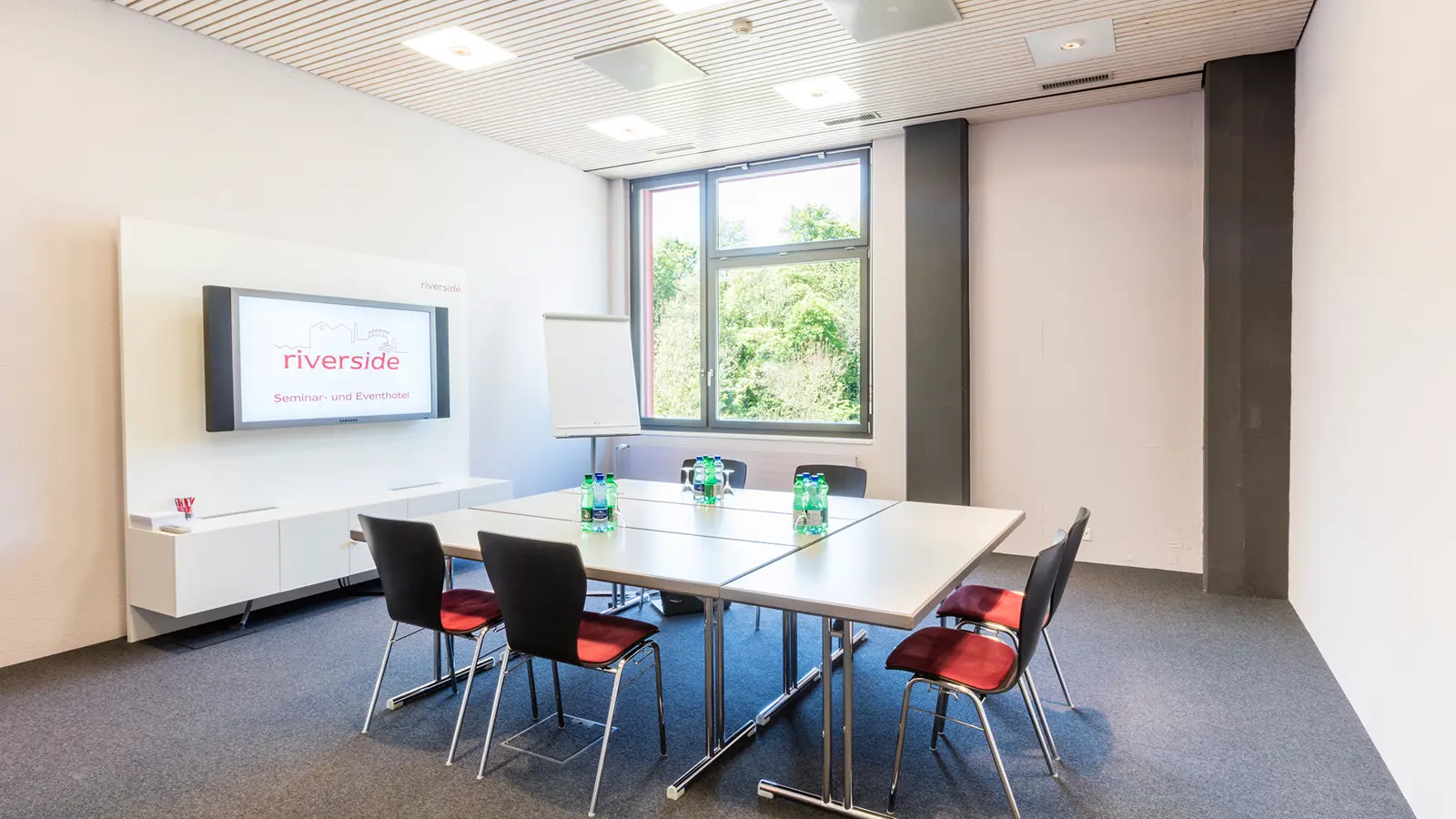 Rhein 1 Seminarraum Im Hotel Riverside Glattfelden Zürich Seminarhotel Kongresshotel Tagungshotel Workshop Meeting Location