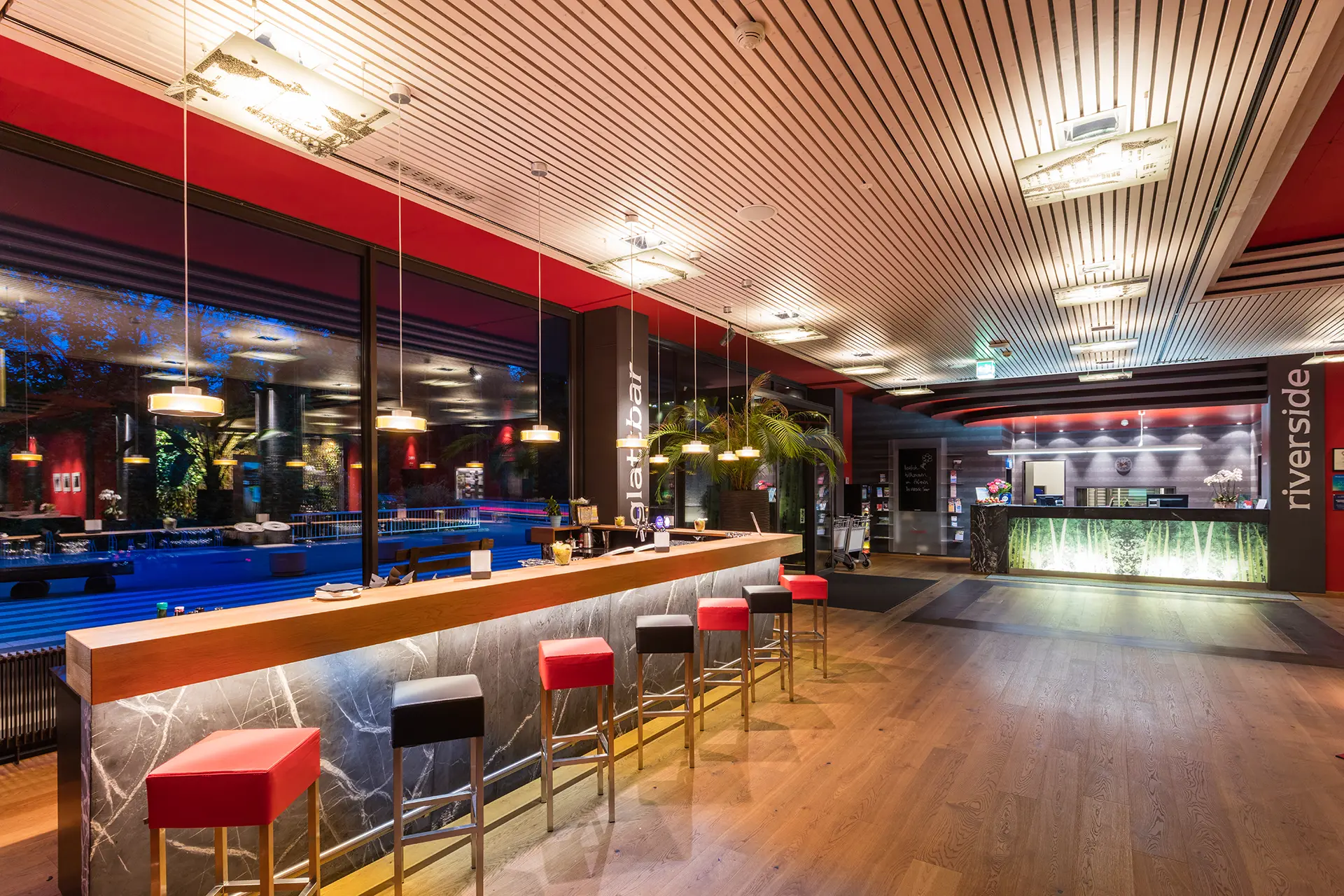 Glattbar In Der Lobby Im Hotel Riverside Glattfelden Zürich Seminarhotel Uebersicht