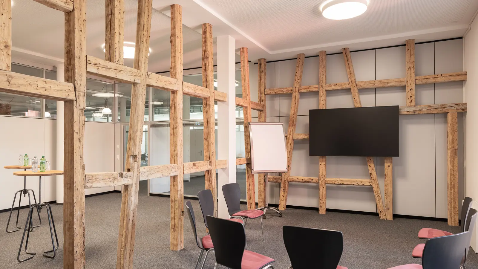 Stuhlkreis Lettensaal 6 Seminarraum Im Hotel Riverside Glattfelden Zürich Seminarhotel Kongresshotel Tagungshotel Wor (1)