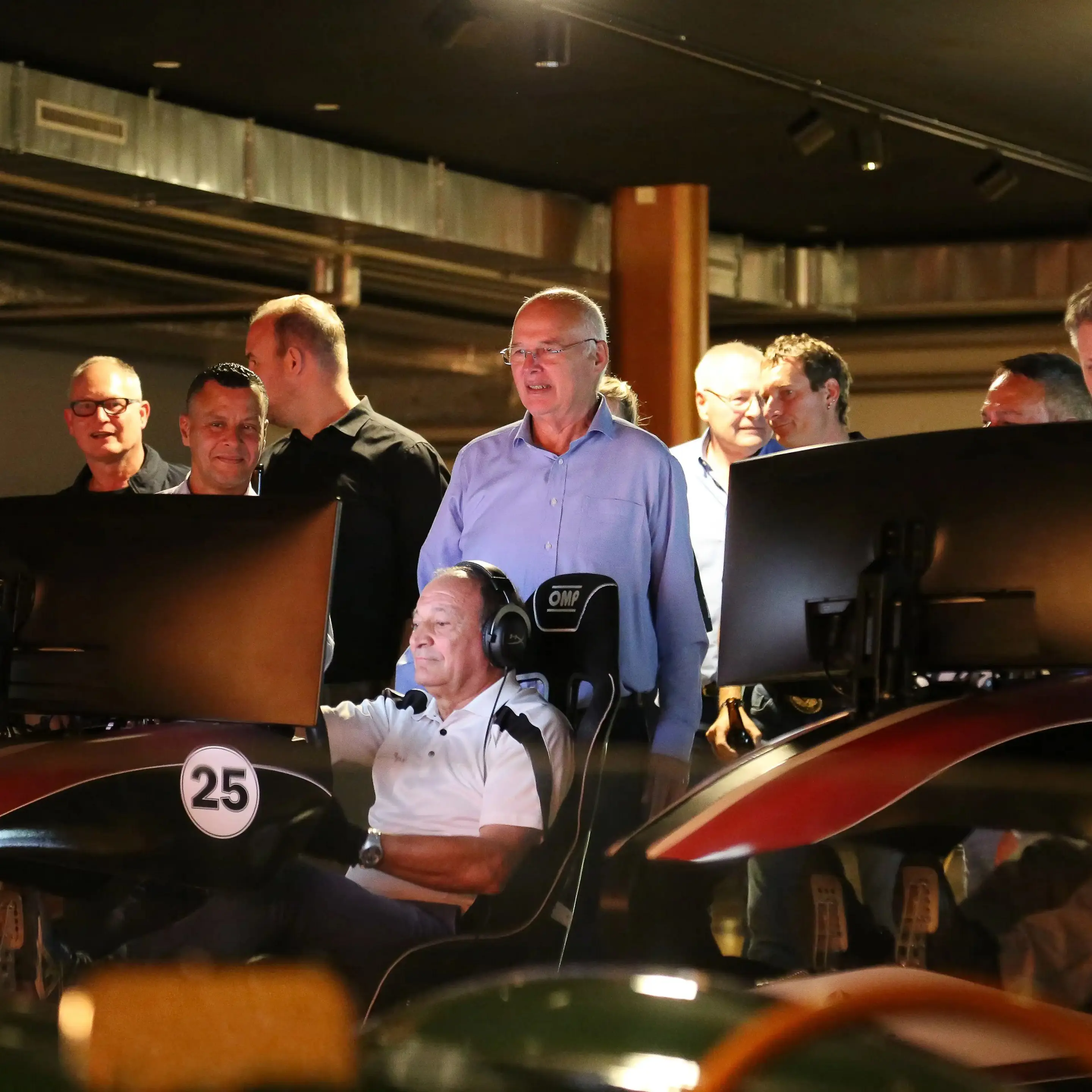 Simracing Das Perfekte Rahmenprogramm Fuer Ihr Teamevent Als Sideevent Nach Ihrem Seminar Oder Tagung Im Hotel Riverside Zweidlen Glattf (3)