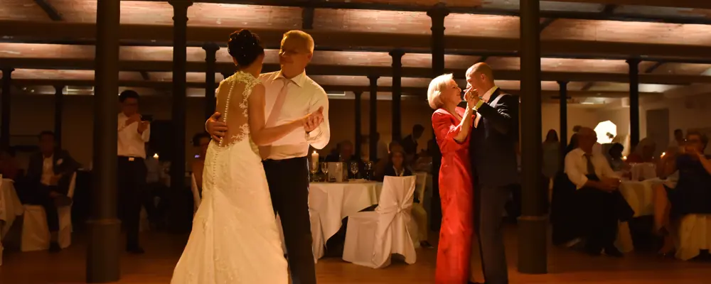 Hochzeitstanz Mit Brautvater Beim Heiraten Hochzeit Und Trauung Im Hotel Riverside Glattfelden Zürich Seminarhotel Kongresshotel Tagungshote