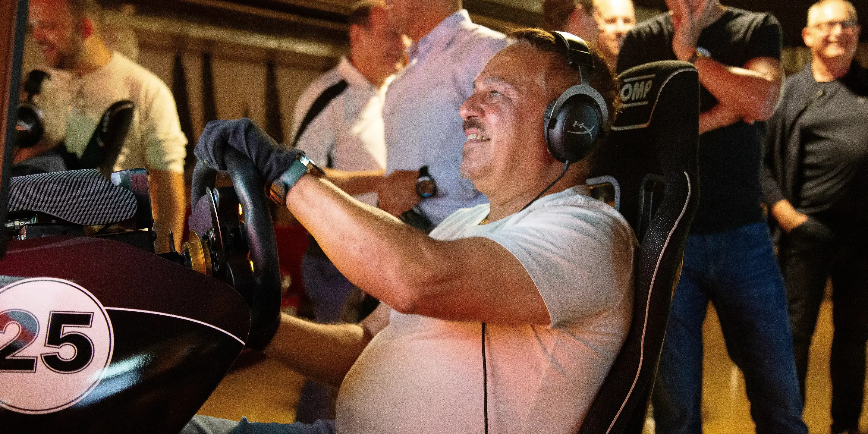Simracing Das Perfekte Rahmenprogramm Fuer Ihr Teamevent Als Sideevent Nach Ihrem Seminar Oder Tagung Im Hotel Riverside Zweidlen Glattf (4)