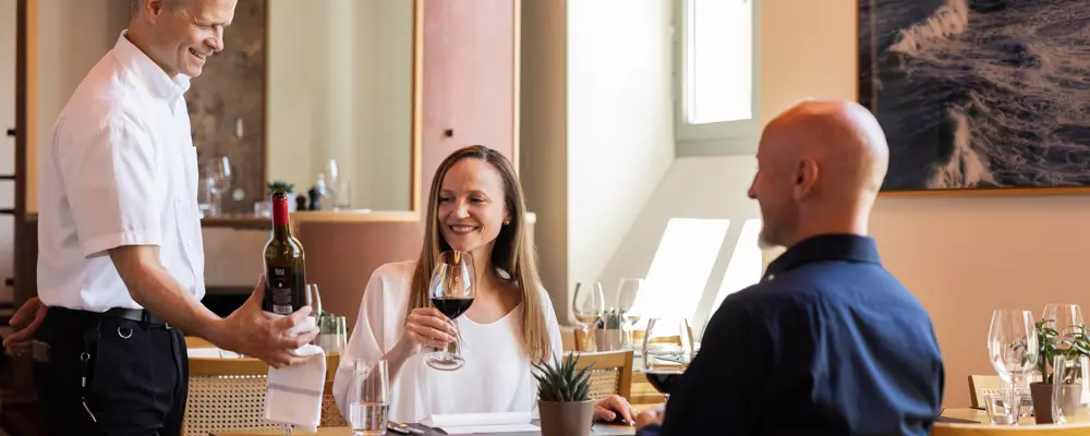 Restaurant Kesselhaus Weinservice Im Seminarhotel Kongresshotel Tagungshotel Hochzeits Location Hotel Riverside Glattfelden Zürich