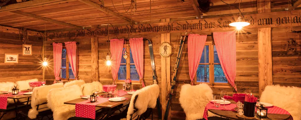 Innenansicht Der Riveralp Das Fondue Chalet Im Hotel Riverside In Zweidlen Glattfelden Zuerich