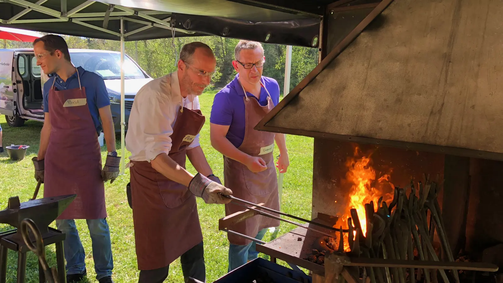 Rahmenprogramm Im Riverside Team Schmieden