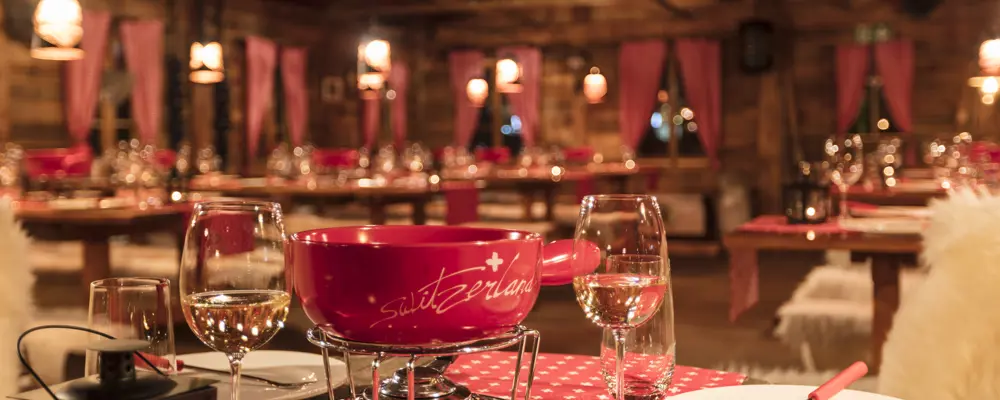 Weihnachtsessen Weihnachtsfeier In Der Riveralp Fonude Und Raclette Chalet Hotel Riverside Glattfelden Zürich Location Für Events Seminare