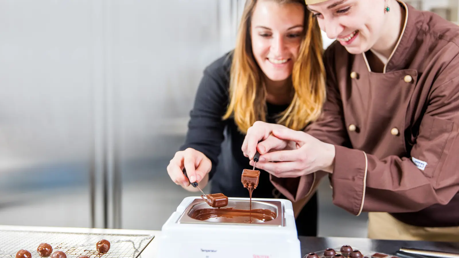Schoggi Kurs Das Perfekte Rahmenprogramm Für Ihr Teamevent Als Sideevent Nach Ihrem Seminar Oder Tagung Im Hotel Riverside Zweidlen Glattfel