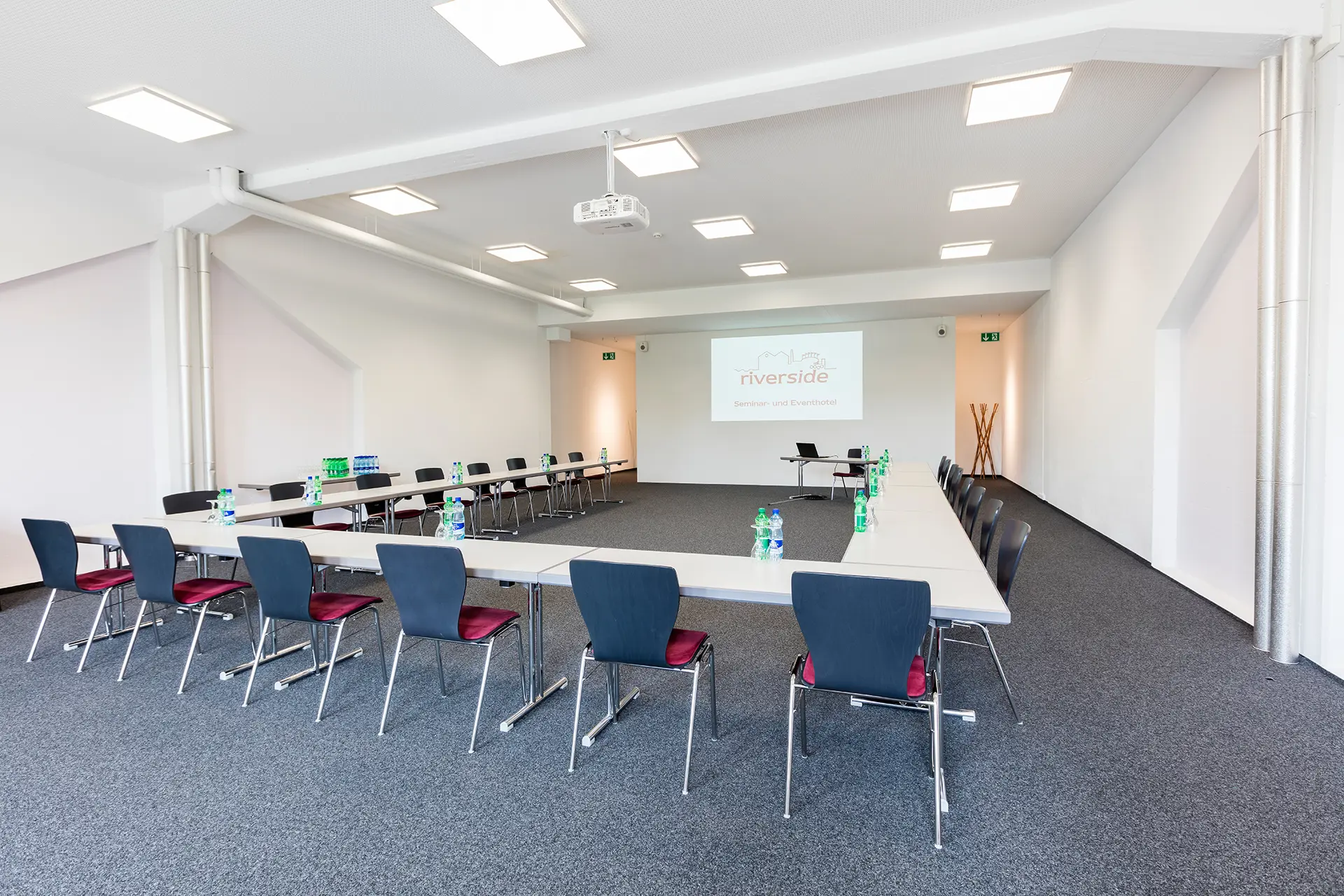 Rhein 3 Seminarraum Im Hotel Riverside Glattfelden Zürich Seminarhotel Kongresshotel Tagungshotel Workshop Meeting Location