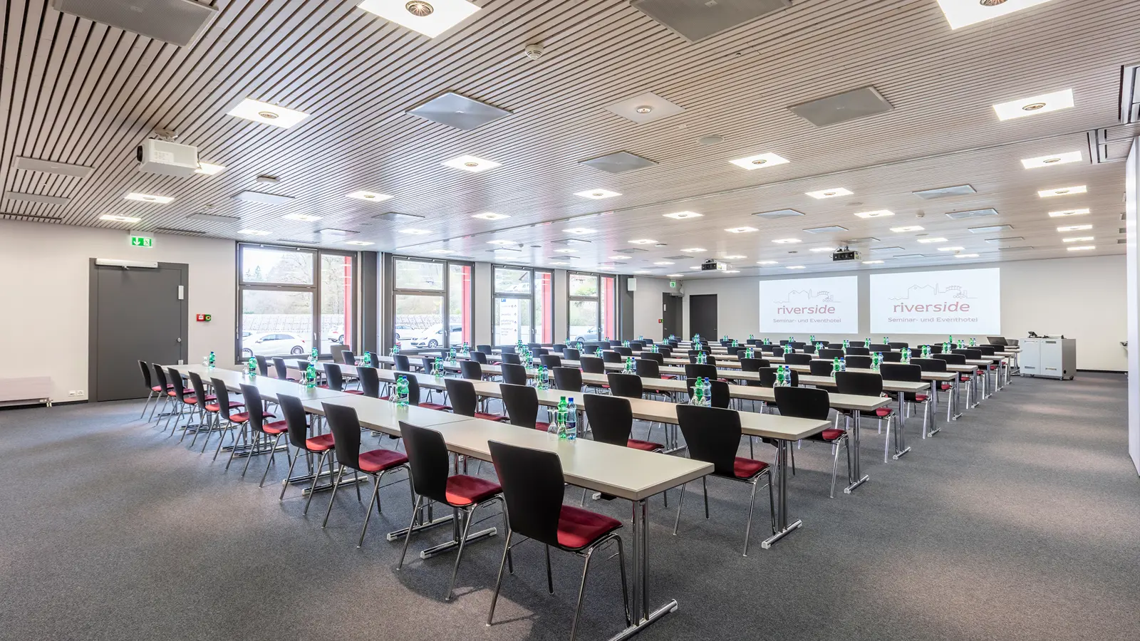 Seminarbestuhlung Spinnereisaal 1 2 Seminarraum Im Hotel Riverside Glattfelden Zürich Seminarhotel Kongresshotel Tag
