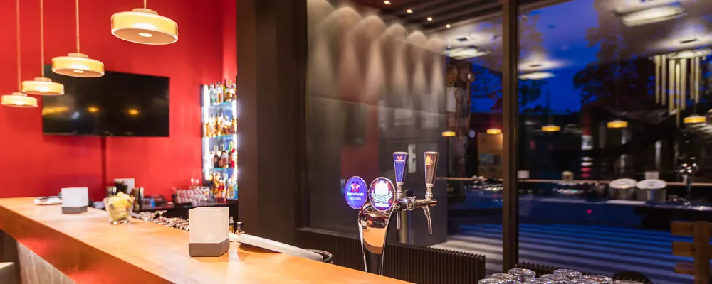 Hotelbar Glattbar Im Seminarhotel Kongresshotel Tagungshotel Hochzeits Location Hotel Riverside Glattfelden Zürich